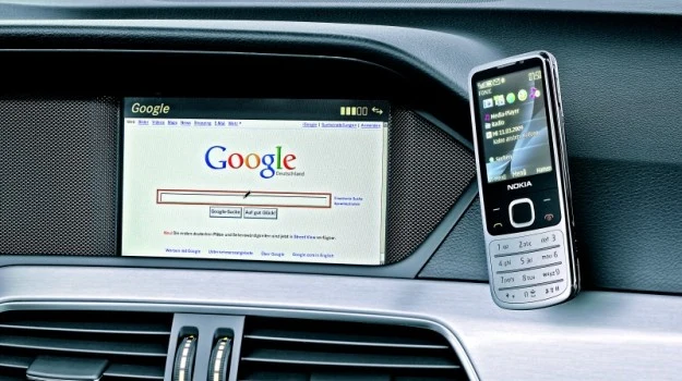 Dostęp do internetu oferują m.in. fabryczne systemy telematyczne Audi, BMW i Mercedesa.