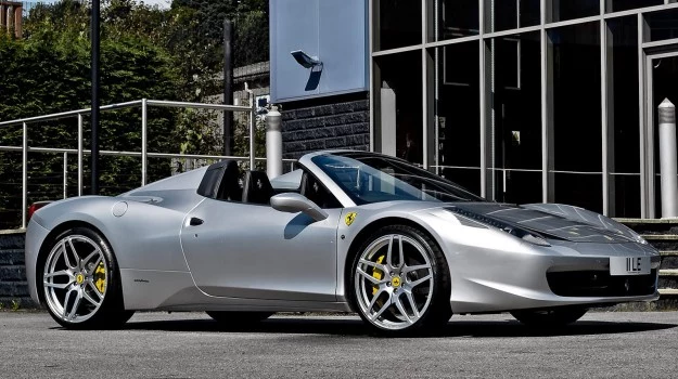 Ferrari 458 Italia w wersji Spider zadebiutowała jesienią 2009 r.