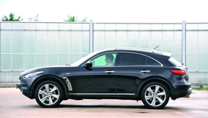 Infiniti FX50 S Premium - test