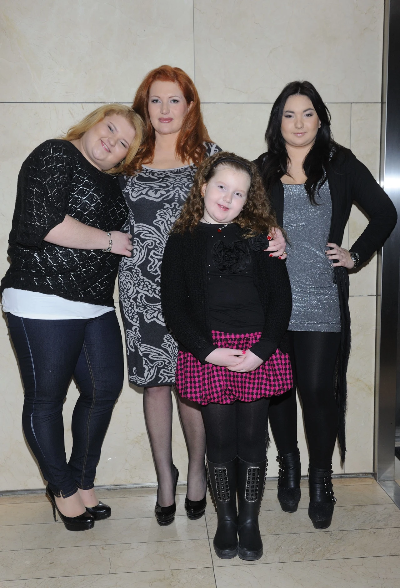 Marta Grycan z córkami Weroniką, Gabrysią i Wiktorią Marta Grycan z córkami Weroniką, Gabrysią i Wiktorią