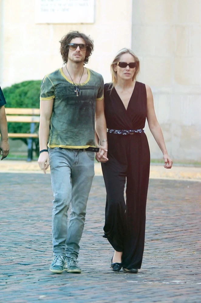 Aktorka 10 marca skończyła 54 lata. Od kilku miesięcy spotyka się z 27-letnim argentyńskim modelem Martinem Micą (na zdjęciu)...