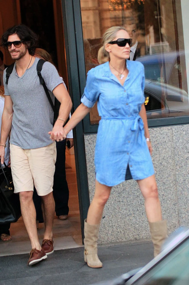 Choć gwiazda ma na koncie jedynie dwóch mężów (Michaela Greenburga i Phila Bronsteina), lista jej kochanków jest naprawdę imponująca...
