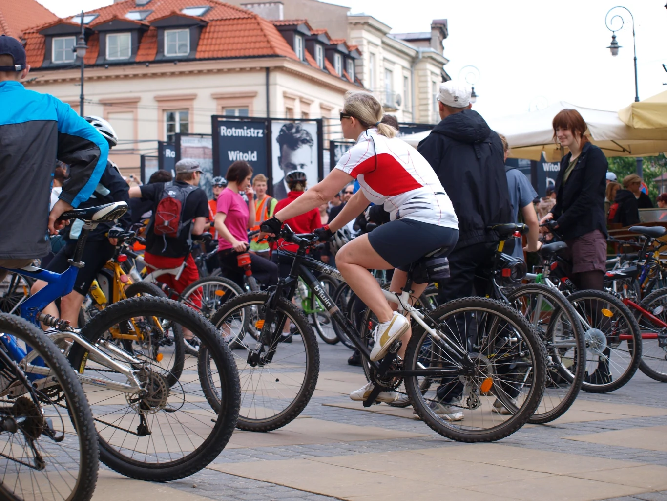 Polskie drogi rowerzystami stoją - GeekWeek w INTERIA.PL