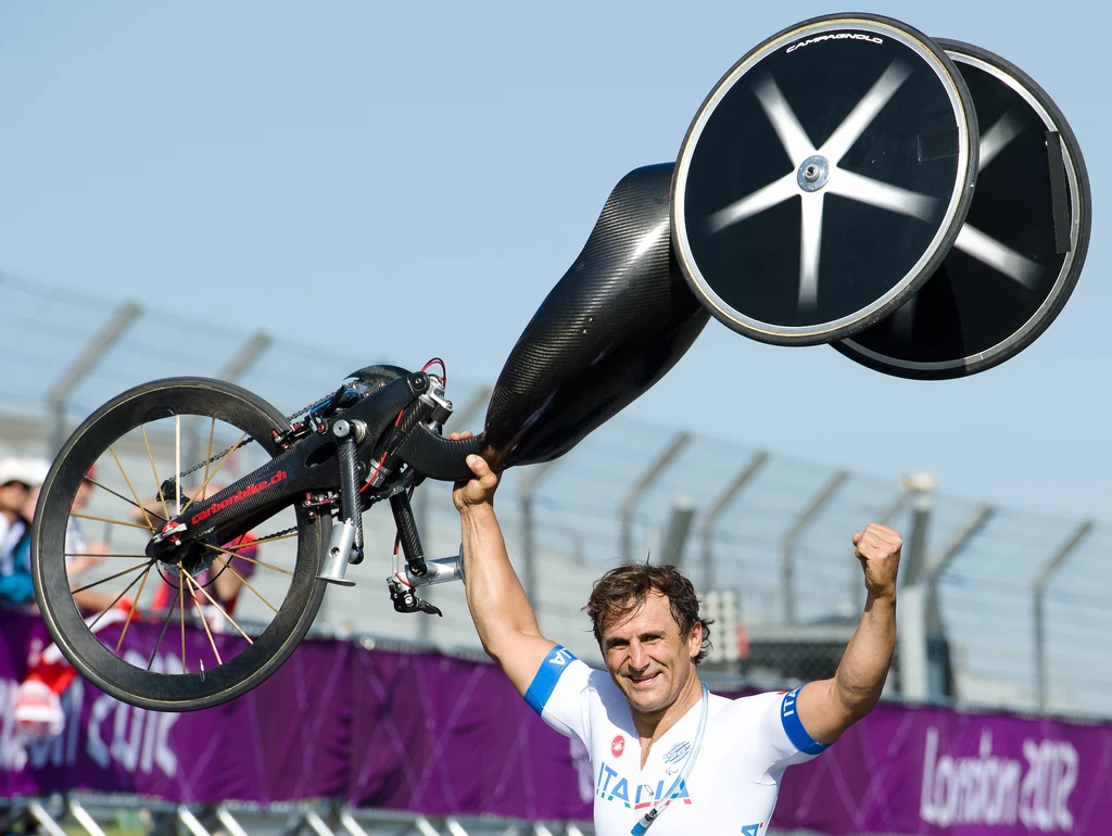 Alex Zanardi. Twardy człowiek z wielkim charakterem Alex Zanardi. Twardy człowiek z wielkim charakterem