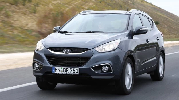 Hyundai ix35 zrywa z nieco nudnym stylem poprzednika (Tucson) i wyróżnia się agresywnie stylizowaną karoserią.