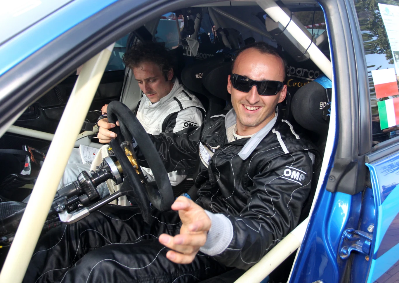 Kubica nie nadrabia miną, nie snuje dalekosiężnych, śmiałych planów, nie zapowiada, że już wkrótce zawojuje tory F1 Kubica nie nadrabia miną, nie snuje dalekosiężnych, śmiałych planów, nie zapowiada, że już wkrótce zawojuje tory F1