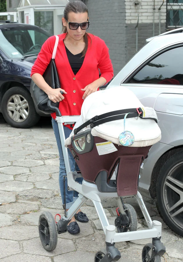 Dziś Mucha świetnie się czuje w roli mamy Dziś Mucha świetnie się czuje w roli mamy