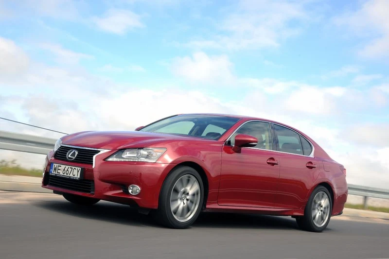 Nowy Lexus GS nie chce już być kojarzony jedynie z wysokim komfortem jazdy. Teraz chce także grać na emocjach!