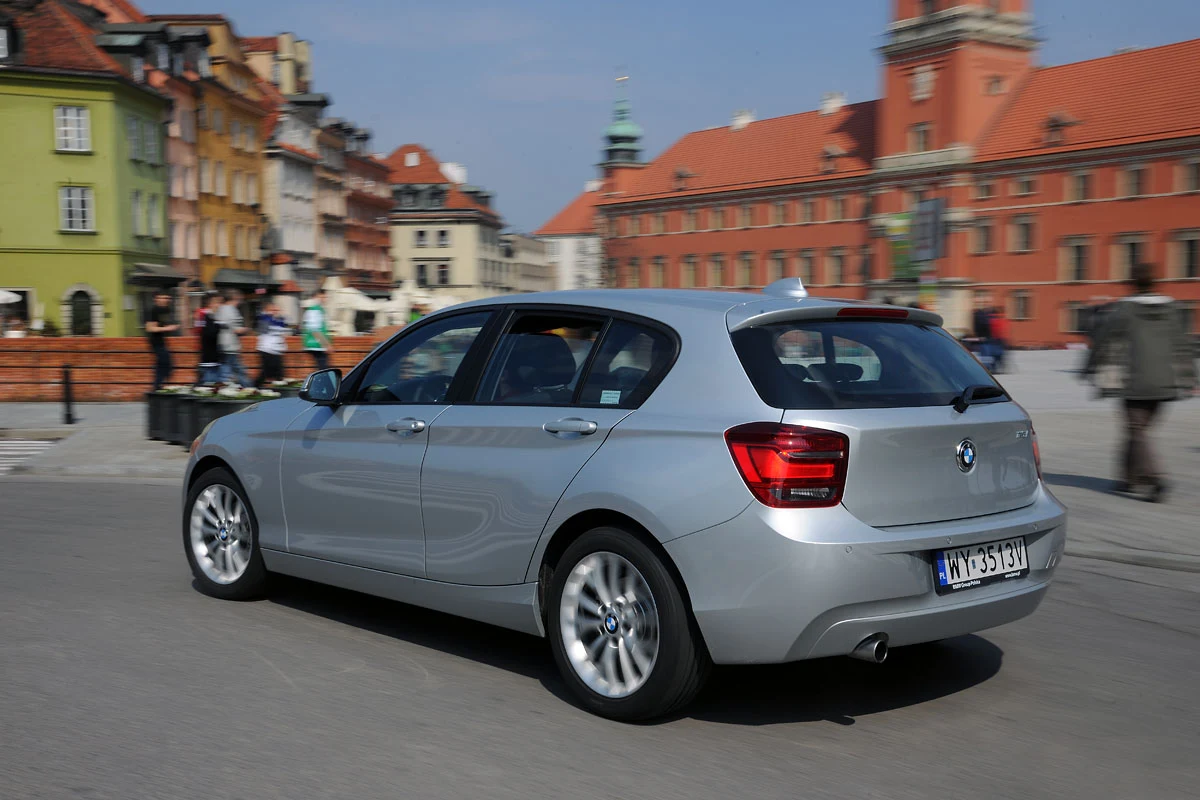 136-konne BMW 116i przyspiesza od 0 do 100 km/h w 8,6 sekundy. 136-konne BMW 116i przyspiesza od 0 do 100 km/h w 8,6 sekundy.