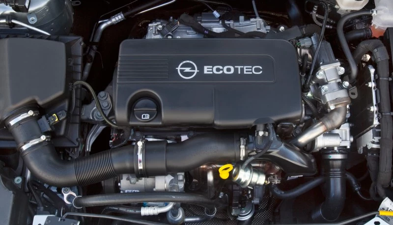 1,7-litrowy turbodiesel jest oszczędny i zapewnia wystarczające osiągi, ale nie lubi niskich obrotów. 1,7-litrowy turbodiesel jest oszczędny i zapewnia wystarczające osiągi, ale nie lubi niskich obrotów.