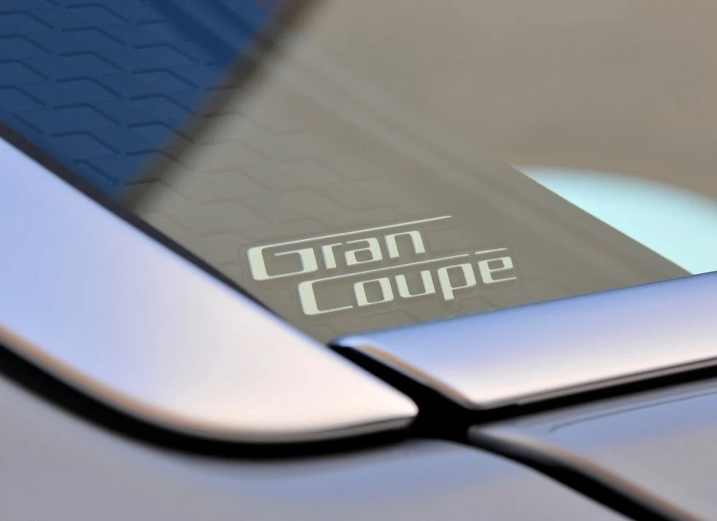 Nazwę nowego auta umieszczono w narożniku tylnych drzwi.