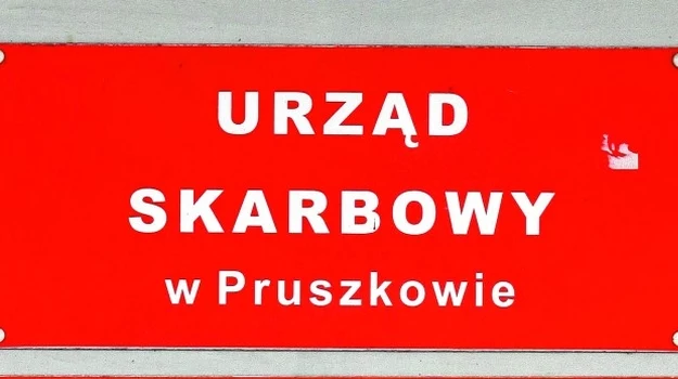 Podatek należy zapłacić, jeśli wartość auta w umowie przekracza 1000 zł.