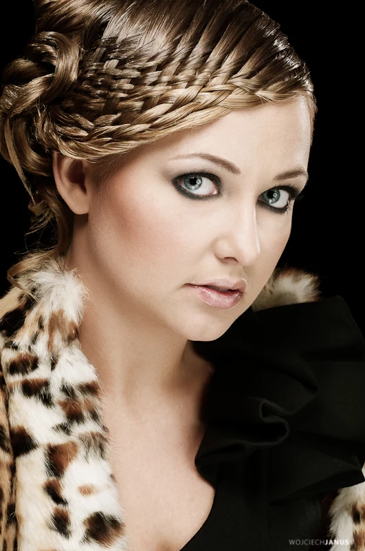 włosy: Justyna Kukla produkty: KEMON fot: Wojciech Janus modelki: Agnieszka Rybska, Adriana Kostrzewska, Dominika Racibor makijaż: Jowita Bartnik włosy: Justyna Kukla produkty: KEMON fot: Wojciech Janus modelki: Agnieszka Rybska, Adriana Kostrzewska, Dominika Racibor makijaż: Jowita Bartnik