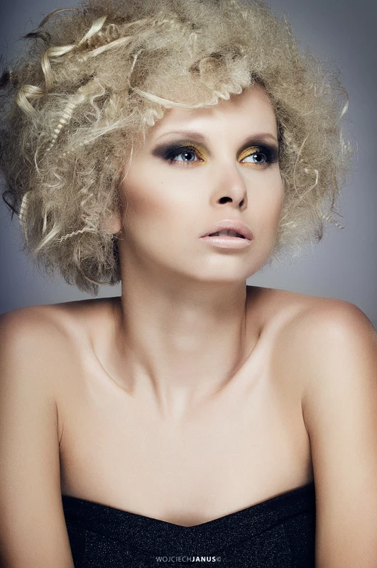 włosy: Justyna Kukla produkty: KEMON fot: Wojciech Janus modelki: Agnieszka Rybska, Adriana Kostrzewska, Dominika Racibor makijaż: Jowita Bartnik włosy: Justyna Kukla produkty: KEMON fot: Wojciech Janus modelki: Agnieszka Rybska, Adriana Kostrzewska, Dominika Racibor makijaż: Jowita Bartnik