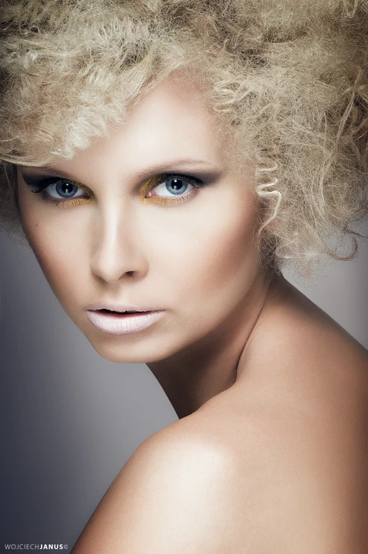 włosy: Justyna Kukla produkty: KEMON fot: Wojciech Janus modelki: Agnieszka Rybska, Adriana Kostrzewska, Dominika Racibor makijaż: Jowita Bartnik włosy: Justyna Kukla produkty: KEMON fot: Wojciech Janus modelki: Agnieszka Rybska, Adriana Kostrzewska, Dominika Racibor makijaż: Jowita Bartnik
