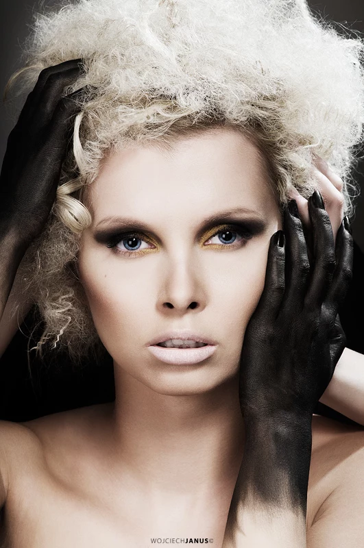 włosy: Justyna Kukla produkty: KEMON fot: Wojciech Janus modelki: Agnieszka Rybska, Adriana Kostrzewska, Dominika Racibor makijaż: Jowita Bartnik włosy: Justyna Kukla produkty: KEMON fot: Wojciech Janus modelki: Agnieszka Rybska, Adriana Kostrzewska, Dominika Racibor makijaż: Jowita Bartnik