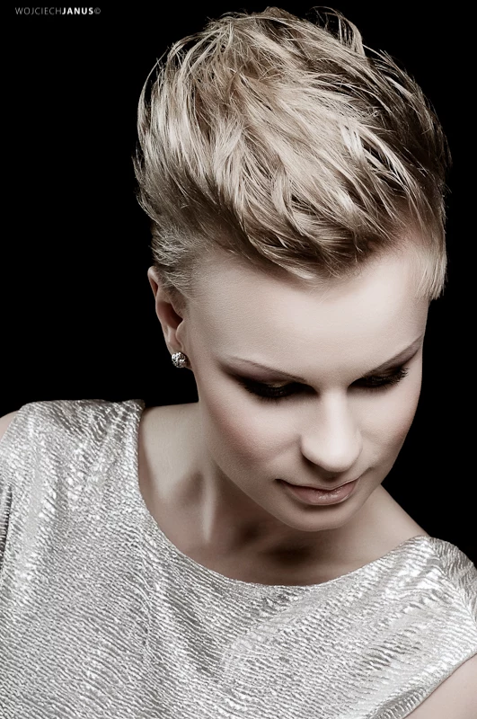 włosy: Justyna Kukla produkty: KEMON fot: Wojciech Janus modelki: Agnieszka Rybska, Adriana Kostrzewska, Dominika Racibor makijaż: Jowita Bartnik włosy: Justyna Kukla produkty: KEMON fot: Wojciech Janus modelki: Agnieszka Rybska, Adriana Kostrzewska, Dominika Racibor makijaż: Jowita Bartnik