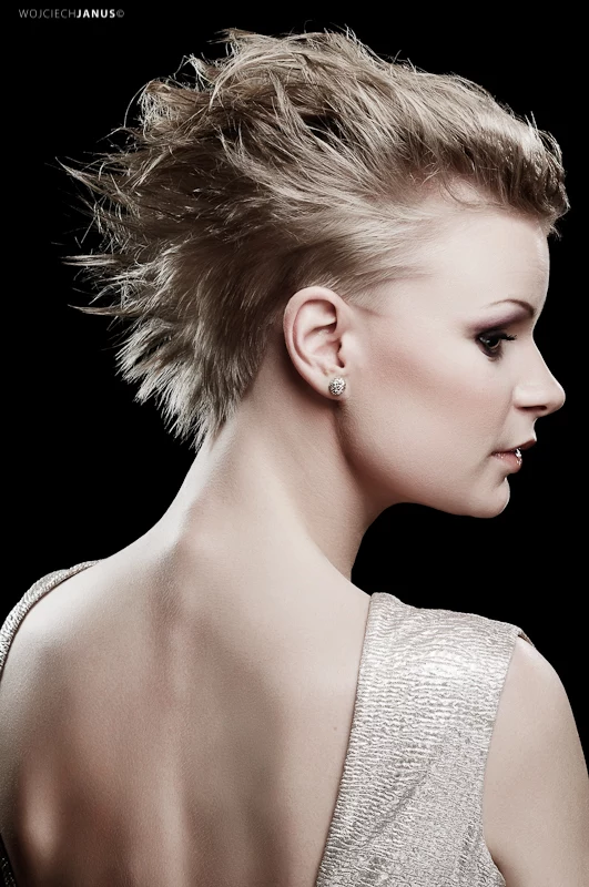 włosy: Justyna Kukla produkty: KEMON fot: Wojciech Janus modelki: Agnieszka Rybska, Adriana Kostrzewska, Dominika Racibor makijaż: Jowita Bartnik włosy: Justyna Kukla produkty: KEMON fot: Wojciech Janus modelki: Agnieszka Rybska, Adriana Kostrzewska, Dominika Racibor makijaż: Jowita Bartnik