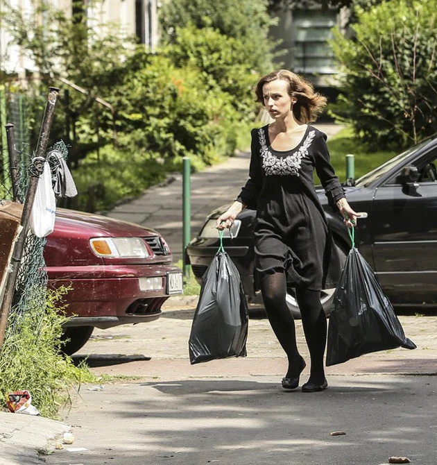 Kamila Łapicka i słynne już worki foliowe z pamiątkami po mężu