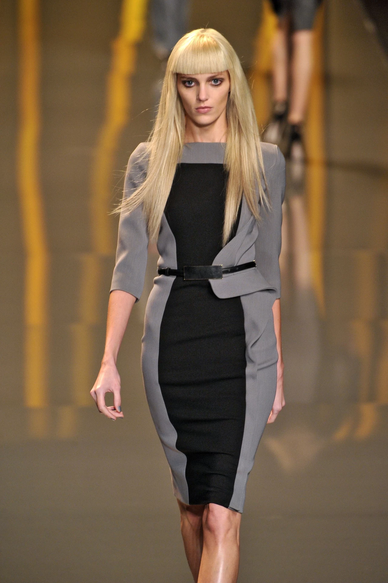Wyszczuplająca geometria - Elie Saab Wyszczuplająca geometria - Elie Saab