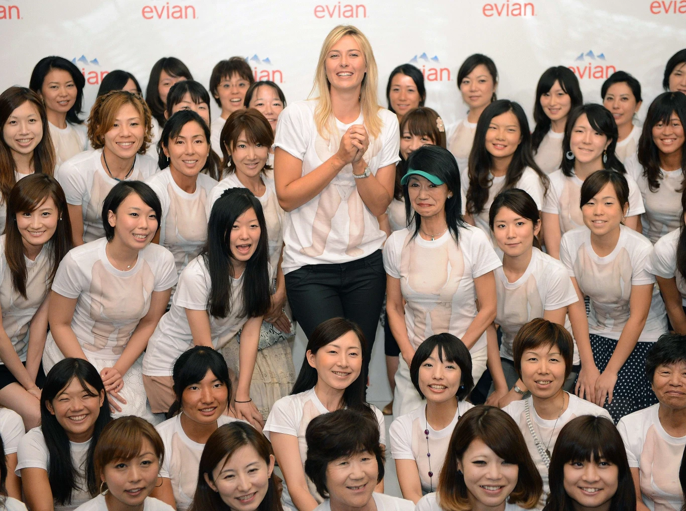 Piękna Rosjanka Maria Szarapowa przybyła na turniej do Tokio, gdzie najpierw spotkała się ze swoimi sympatykami