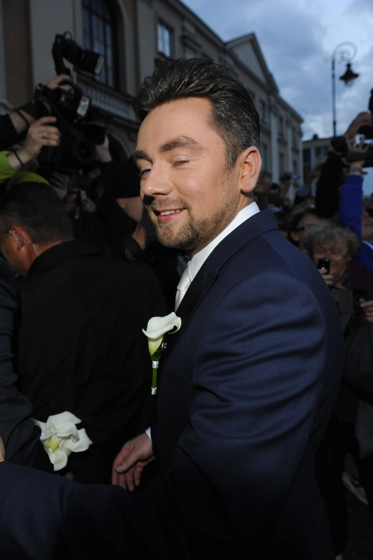 Pana młodego ubrał Tomasz Ossoliński.