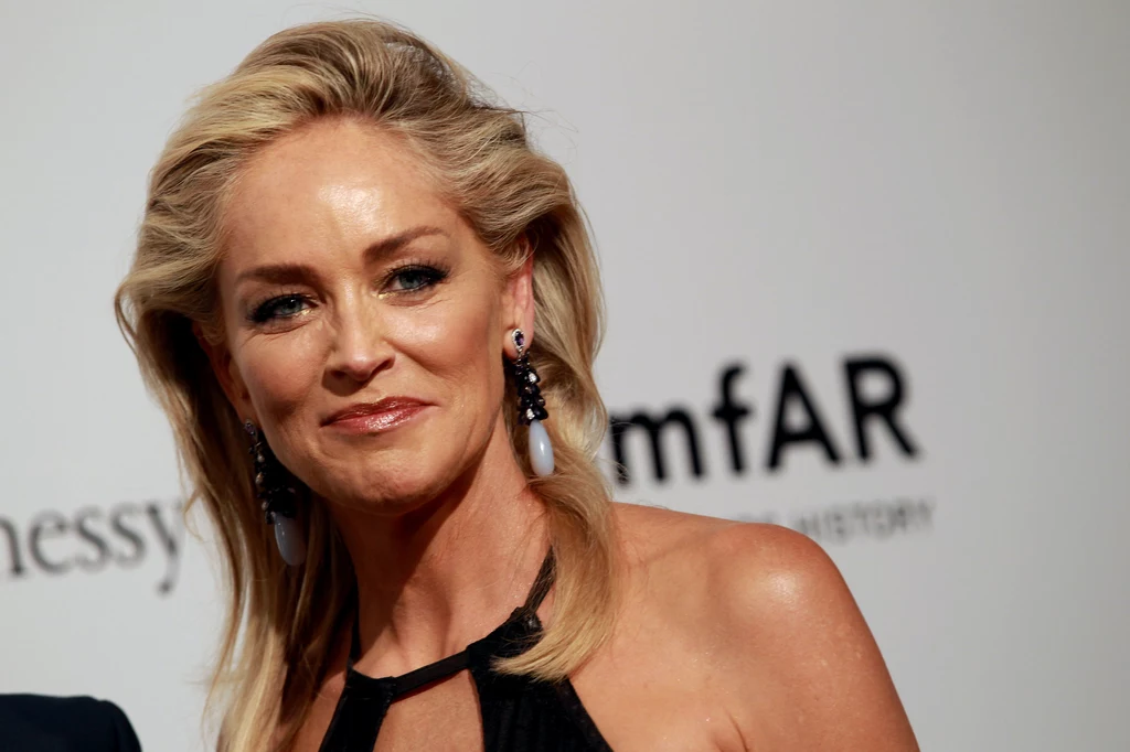 Sharon Stone - podoba cię się jej stylizacja? Sharon Stone - podoba cię się jej stylizacja?