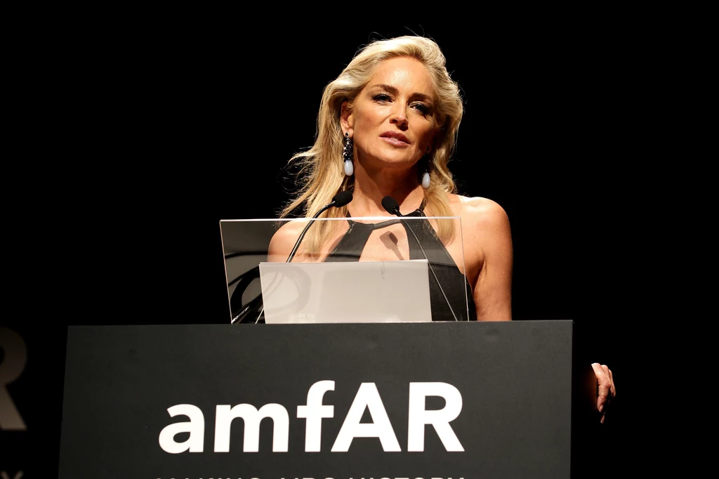 Sharon Stone - podoba cię się jej stylizacja? Sharon Stone - podoba cię się jej stylizacja?