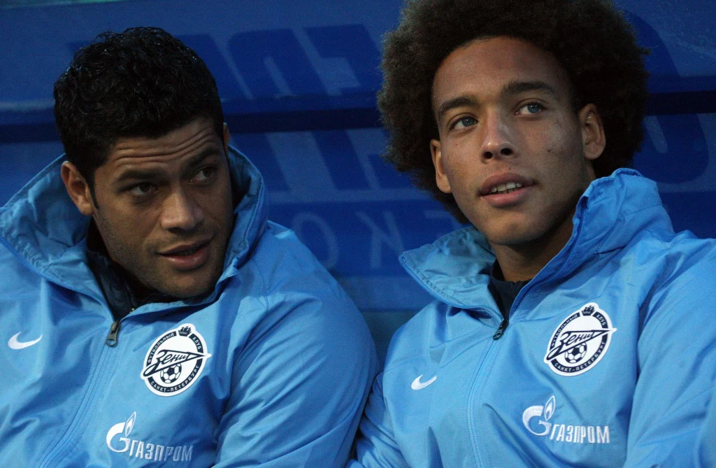 Hulk (z lewej) i Witsel. Ich zarobki wzburzyły piłkarzy Zenitu Hulk (z lewej) i Witsel. Ich zarobki wzburzyły piłkarzy Zenitu