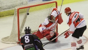 Bramkarz Comarch Cracovii Rafał Radziszewski nie uchronił "Pasów" przed porażką w meczu z Ciarko PBS Bank Sanok