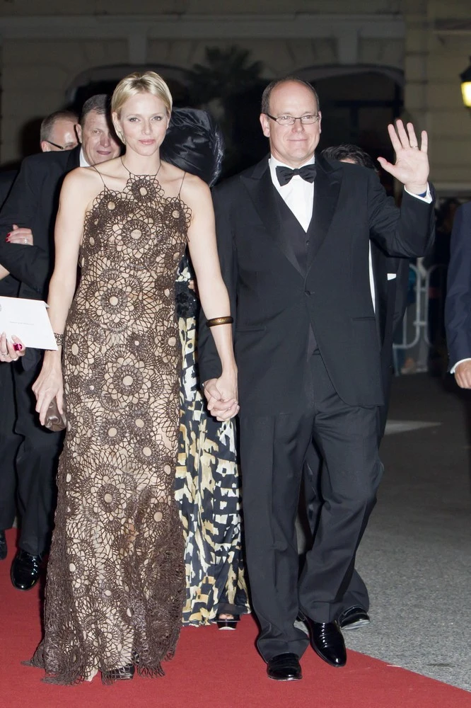 Jak wam się podoba oryginalna suknia Charlene?