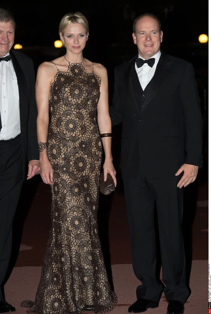 Jak wam się podoba oryginalna suknia Charlene?