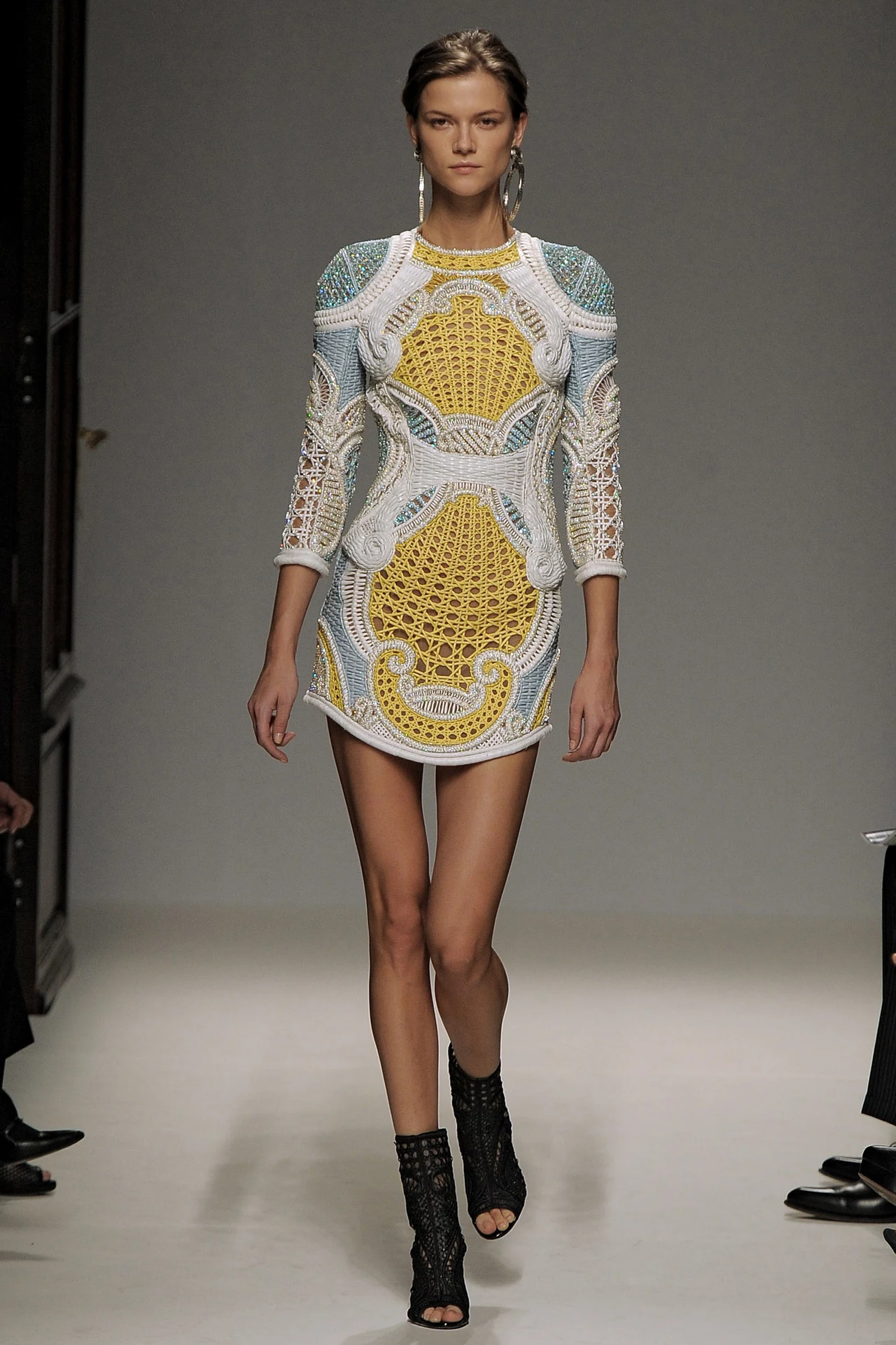 Kasia Struss na pokazie Balmain Kasia Struss na pokazie Balmain