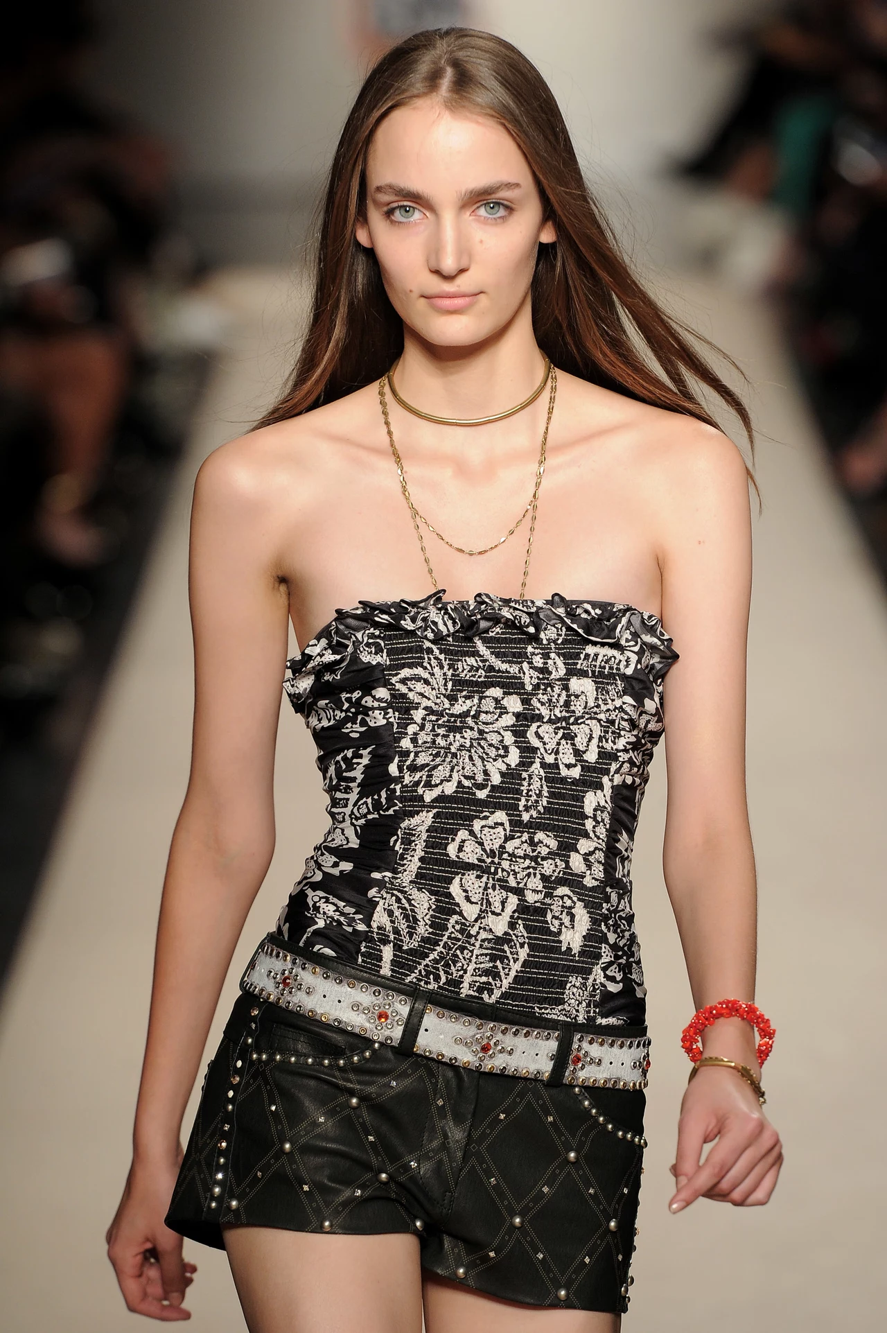 Zuzanna Bijoch na pokazie Marant Zuzanna Bijoch na pokazie Marant