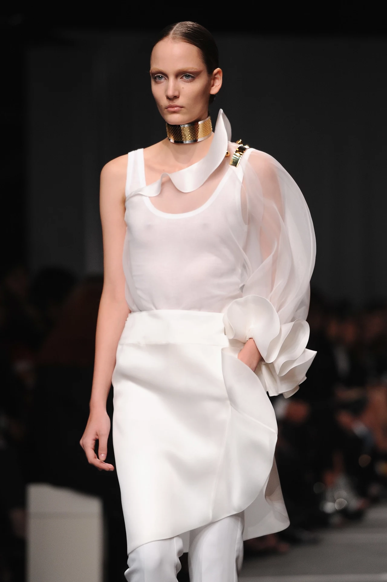 Zuzanna Bijoch na pokazie Givenchy Zuzanna Bijoch na pokazie Givenchy