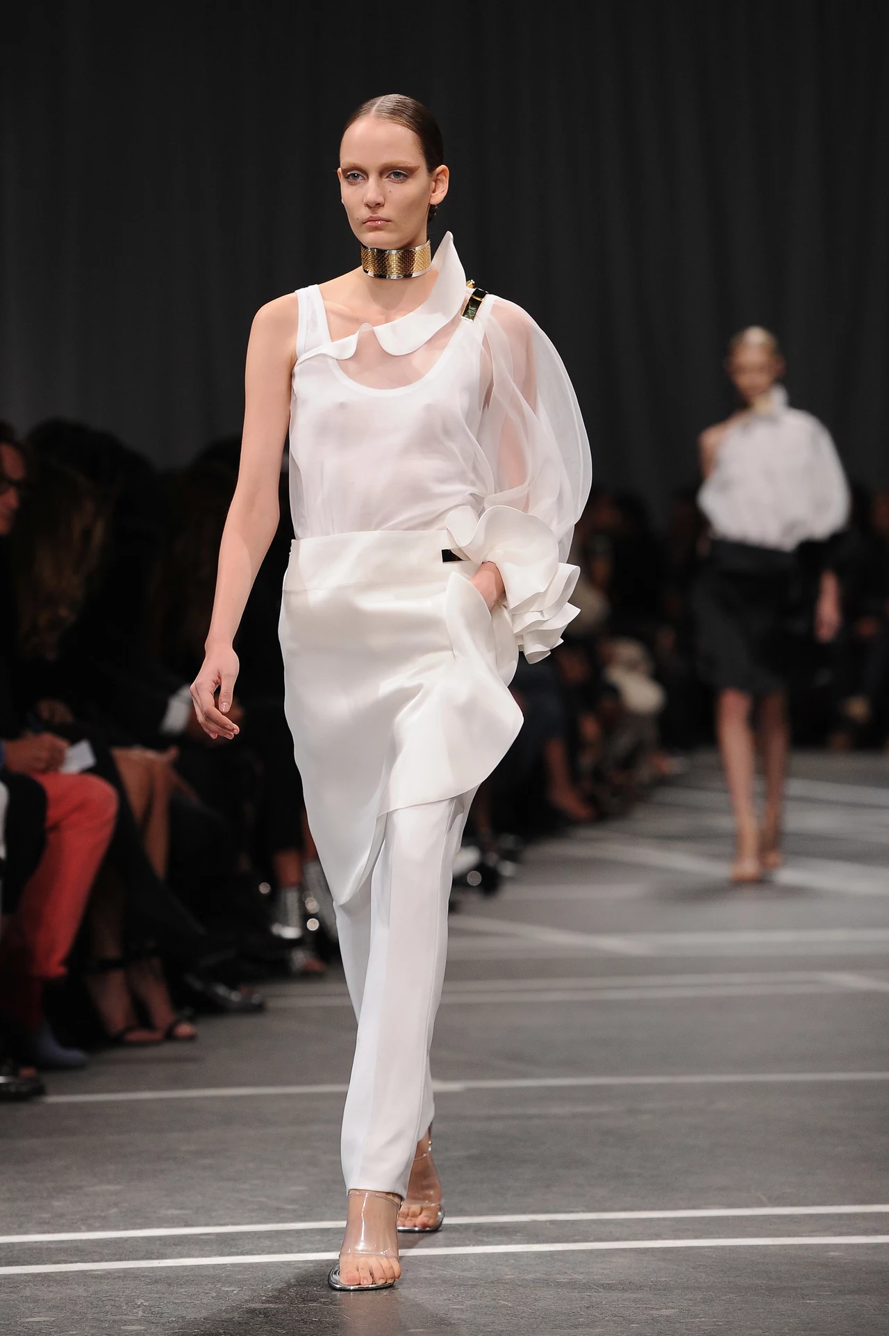 Zuzanna Bijoch na pokazie Givenchy Zuzanna Bijoch na pokazie Givenchy