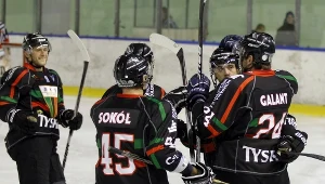 Zawodnicy GKS Tychy fetują zdobycie gola