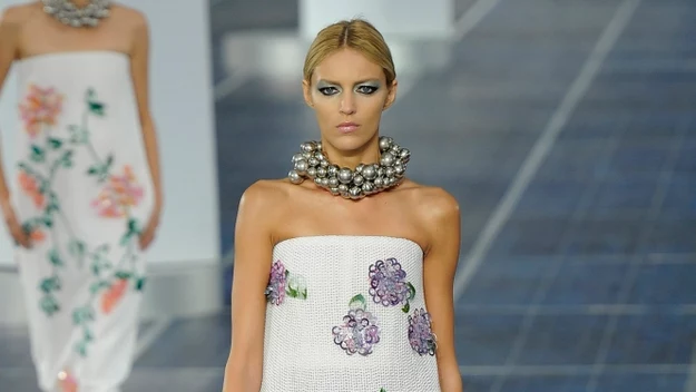 Anja Rubik na pokazie Chanel