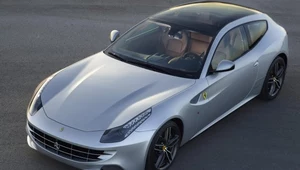 Ferrari FF z panoramicznym oknem dachowym