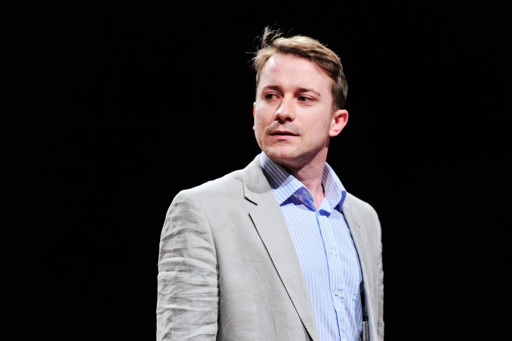 Paweł Ciołkosz w październiku skończy 30 lat. Warszawską Akademię Teatralną ukończył w 2007 r. 