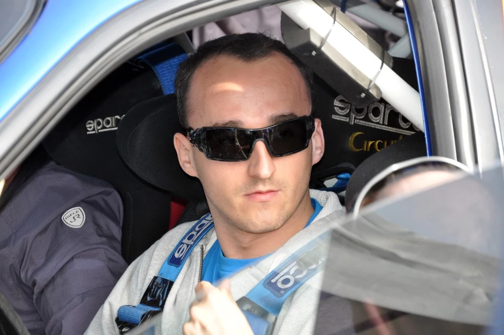 Czy Kubica powinien podejmować ryzyko startowania w rajdach? 