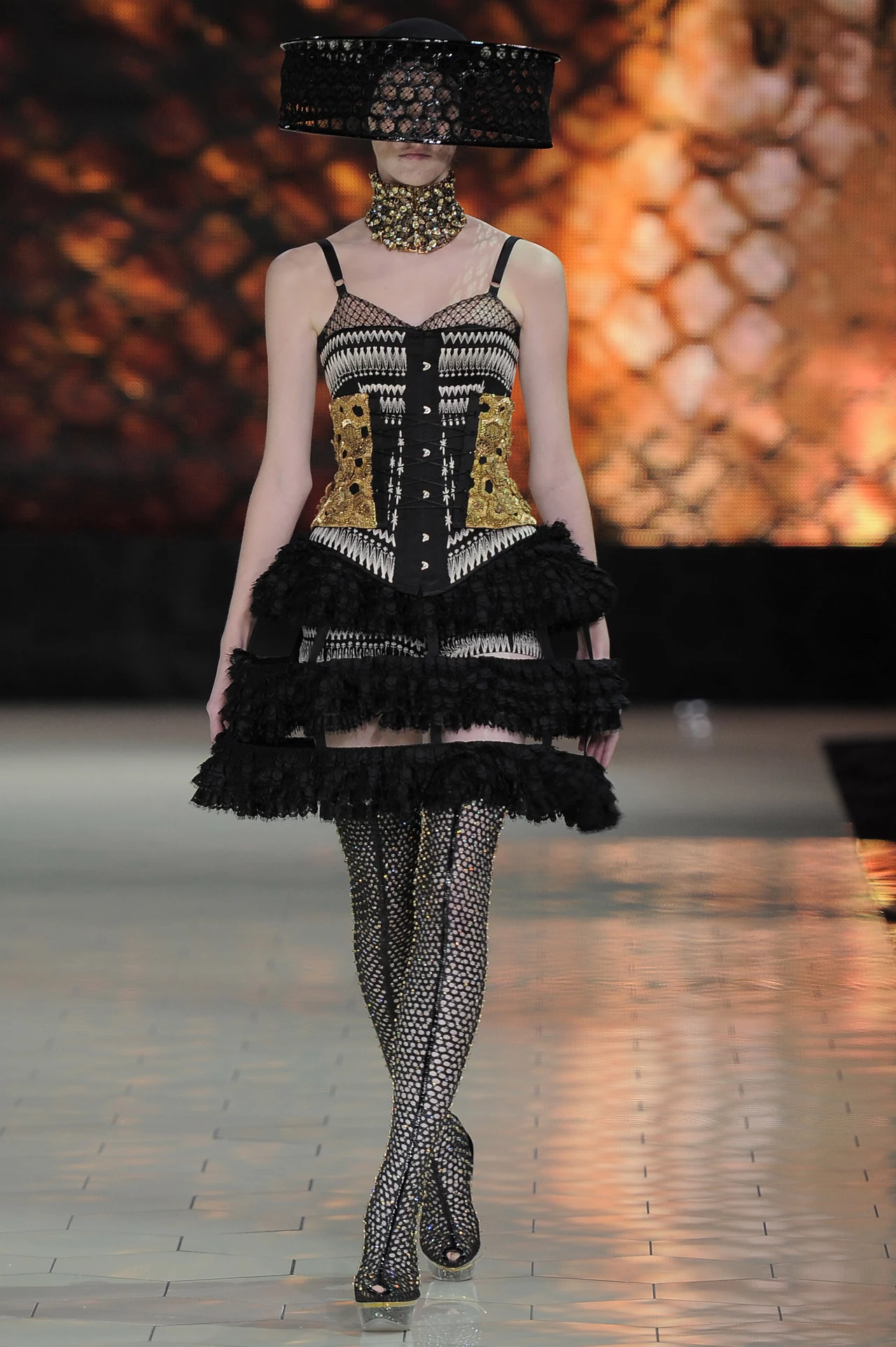 Alexander McQueen - wiosna-lato 2013 Alexander McQueen - wiosna-lato 2013