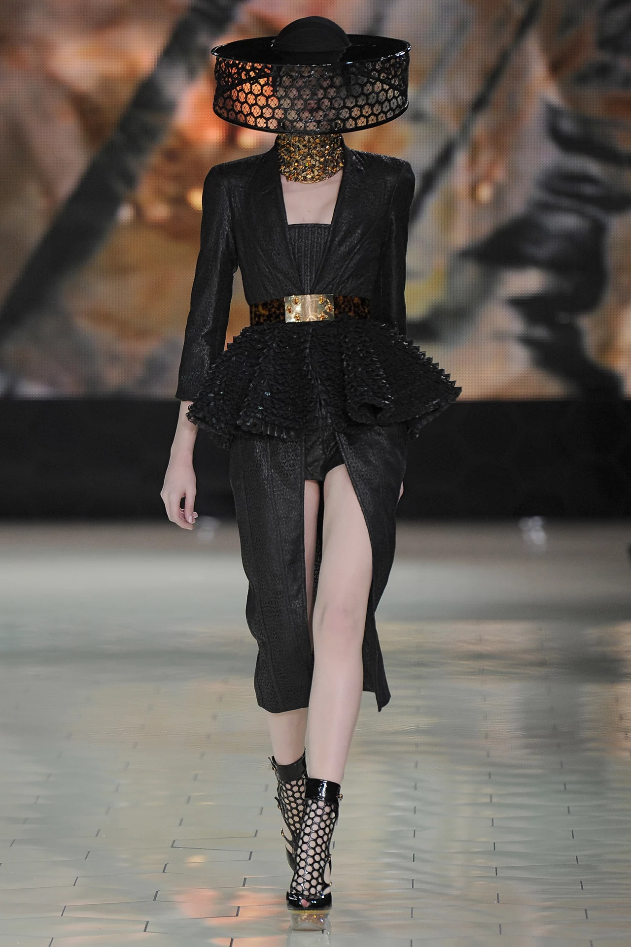 Alexander McQueen - wiosna-lato 2013 Alexander McQueen - wiosna-lato 2013