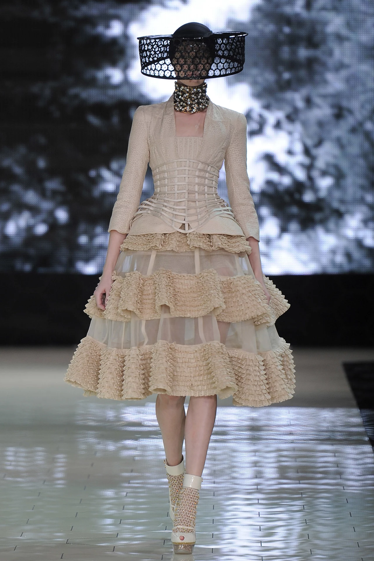 Alexander McQueen - wiosna-lato 2013 Alexander McQueen - wiosna-lato 2013