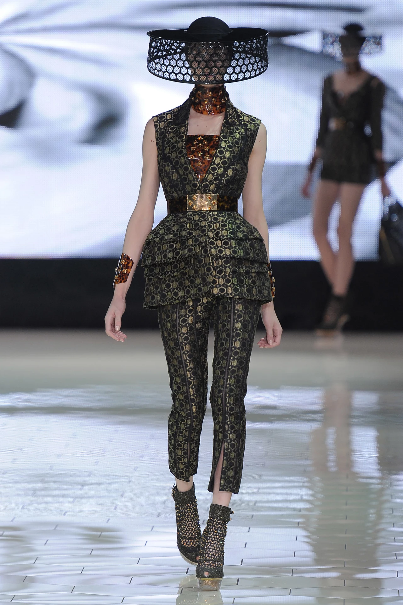 Alexander McQueen - wiosna-lato 2013 Alexander McQueen - wiosna-lato 2013