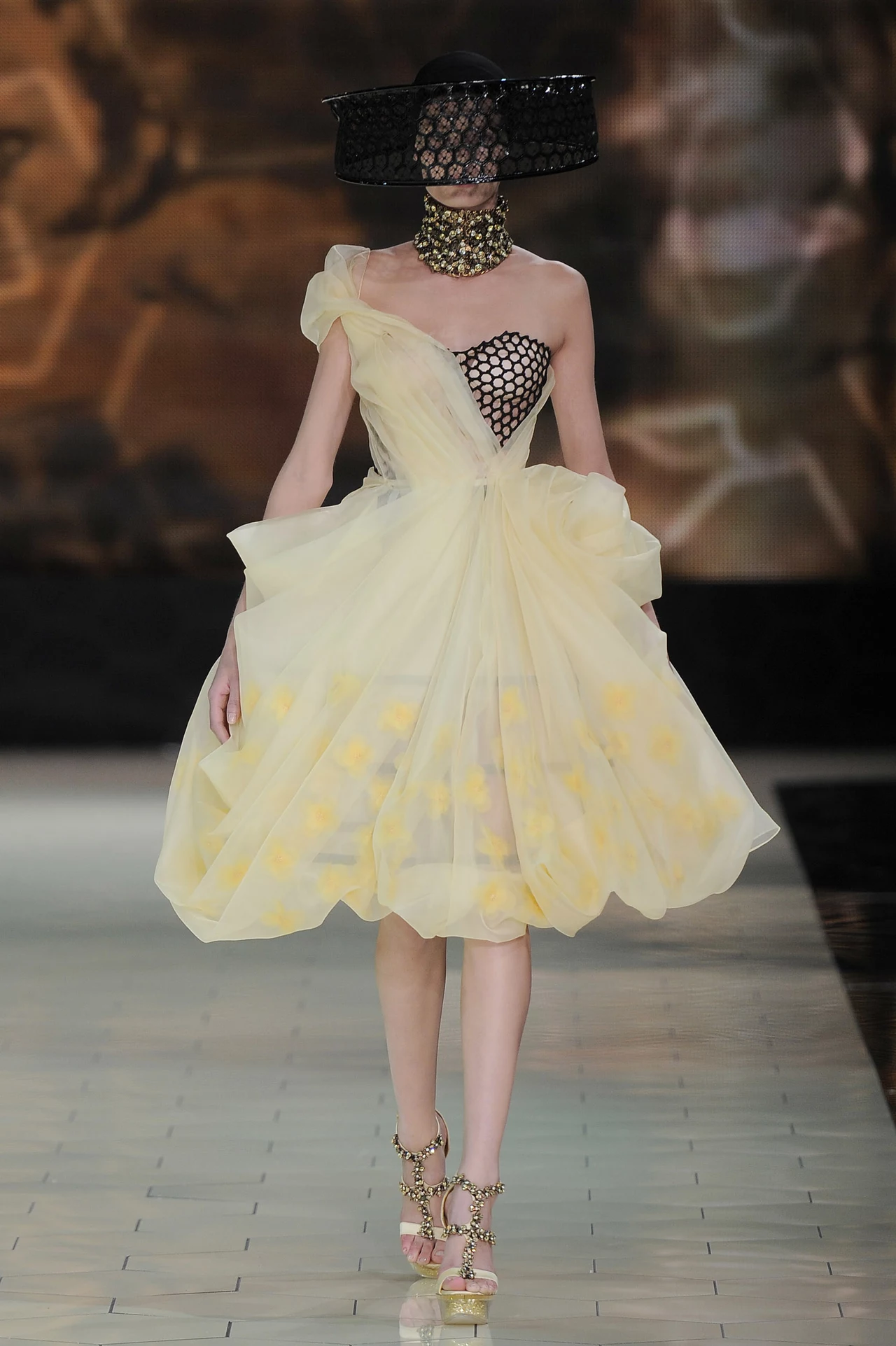 Alexander McQueen - wiosna-lato 2013 Alexander McQueen - wiosna-lato 2013