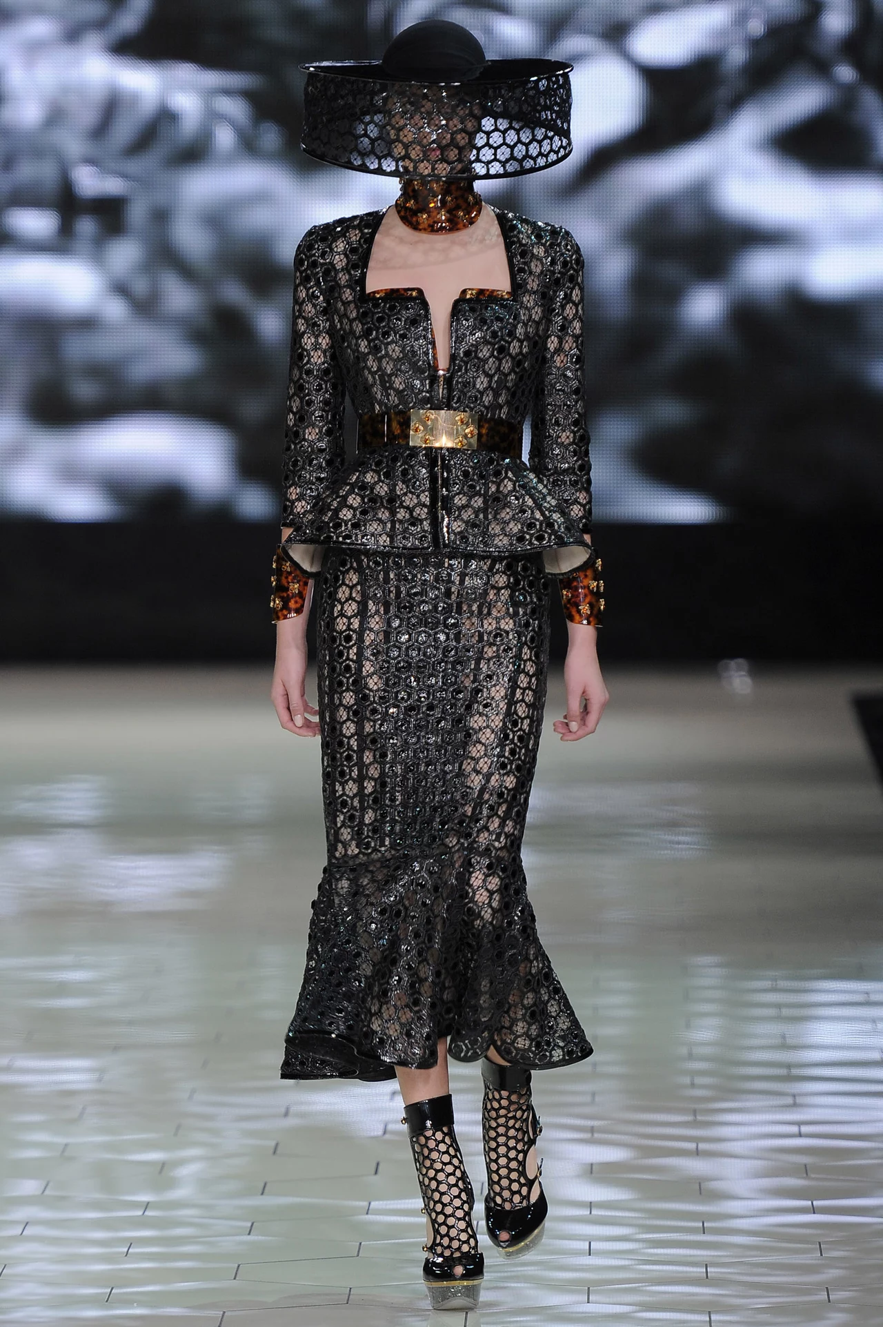 Alexander McQueen - wiosna-lato 2013 Alexander McQueen - wiosna-lato 2013