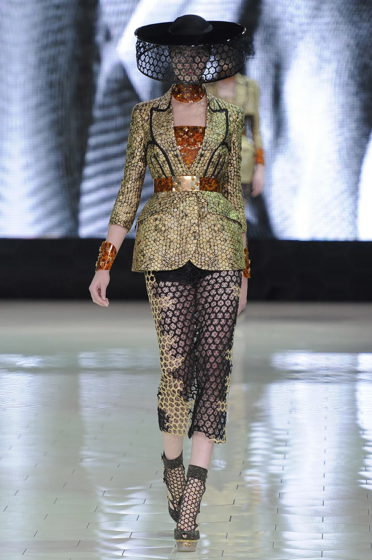 Alexander McQueen - wiosna-lato 2013 Alexander McQueen - wiosna-lato 2013