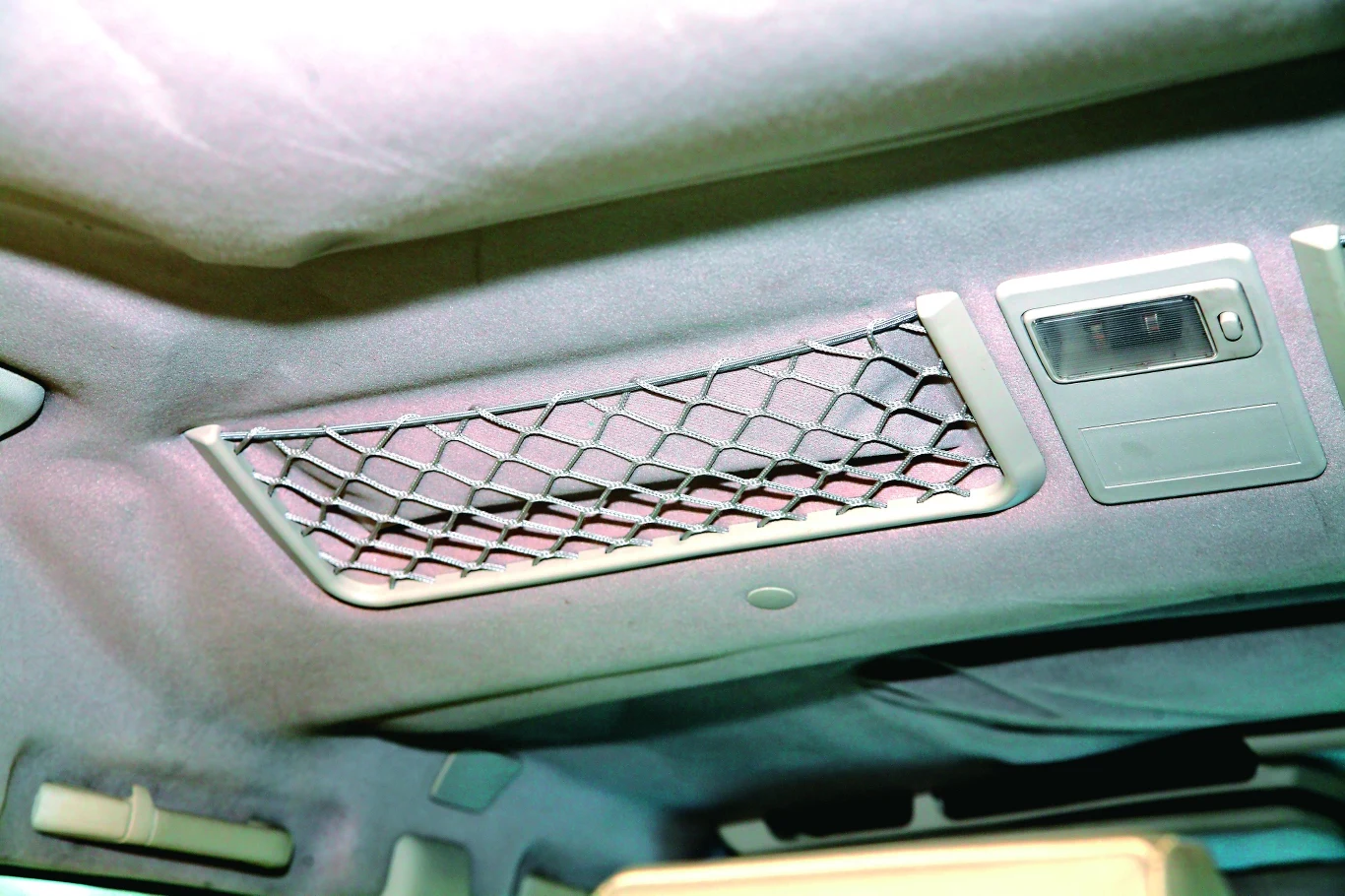 Kieszonki są przydatne - można tutaj schować np. latarkę.