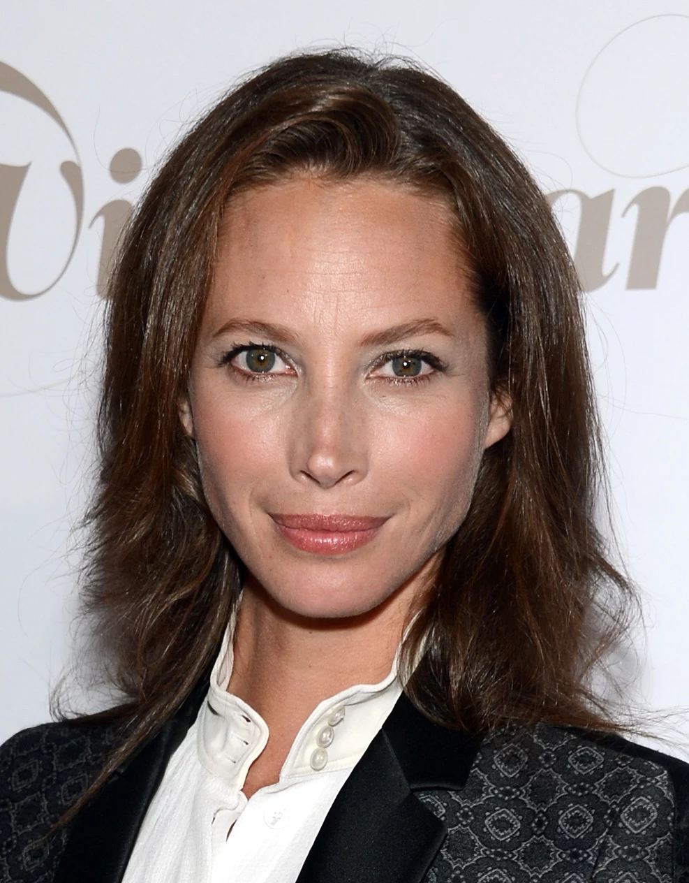 Christy Turlington karierę modelki zaczęła mając zaledwie 13 lat. Mając 18 lat trafiła na okładkę "Vogue`a". Po zakończeniu kariery zajęła się opieką nad dziećmi i propagowaniem zdrowego stylu życia. Ma własną linię kosmetyków. Jest żoną aktora Edwarda Burnsa. Christy Turlington karierę modelki zaczęła mając zaledwie 13 lat. Mając 18 lat trafiła na okładkę "Vogue`a". Po zakończeniu kariery zajęła się opieką nad dziećmi i propagowaniem zdrowego stylu życia. Ma własną linię kosmetyków. Jest żoną aktora Edwarda Burnsa.